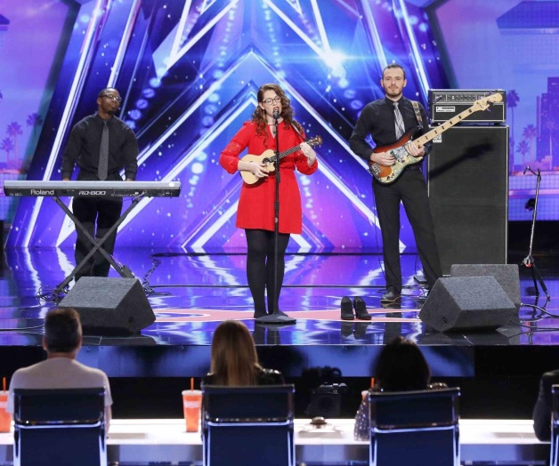 Sorprende cantante sorda Sorprende cantante sorda