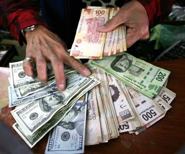 Liga el Peso tercer alza pese al crudo Liga el Peso tercer alza pese al crudo