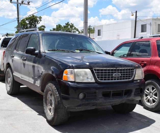Encuentran abandonada camioneta en la Petrolera Encuentran abandonada camioneta en la Petrolera