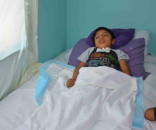 El pequeño Eduardonecesita de una sonda El pequeño Eduardonecesita de una sonda