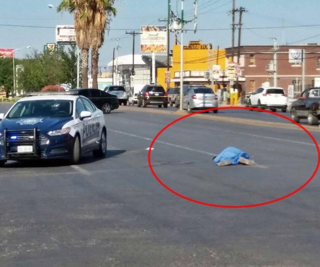 Pistoleros ejecutan a motociclista Pistoleros ejecutan a motociclista