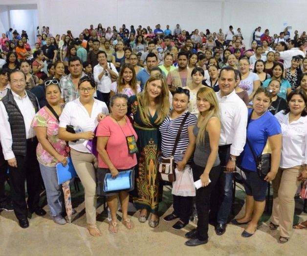 Finaliza gobierno municipal primeraentrega de becas a universitarios