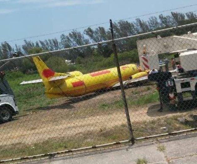 Levantan avión colapsado en aeropuerto de Tampico Levantan avión colapsado en aeropuerto de Tampico