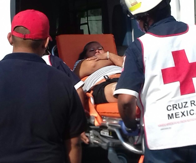 Explosión en mercado, mujer sale quemada