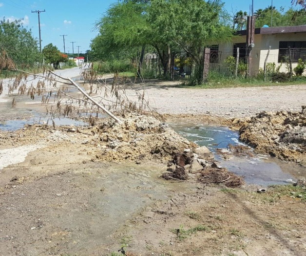 Comapa abandona reparación de fuga Comapa abandona reparación de fuga