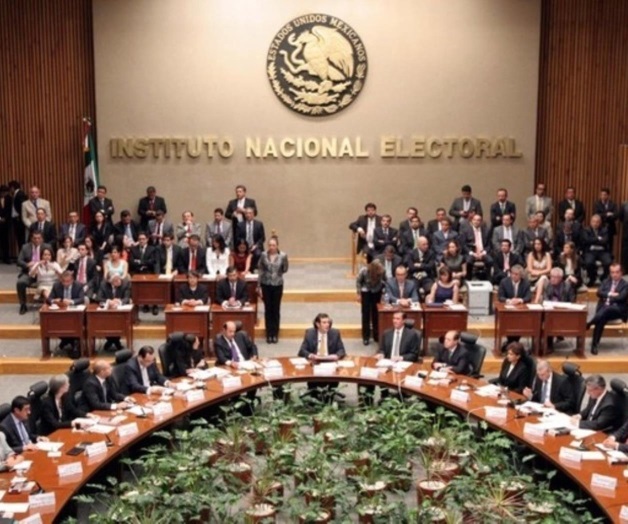 El INE se defiende y califica de descabelladas las acusaciones de fraude El INE se defiende y califica de descabelladas las acusaciones de fraude