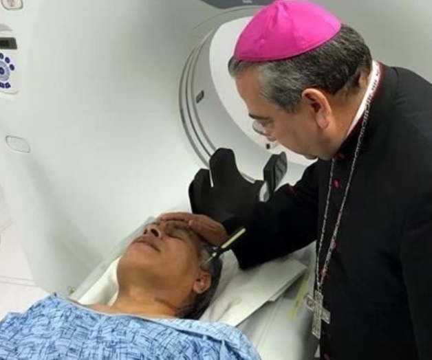 Clavan desarmador a sacerdote en la cabeza en Tijuana