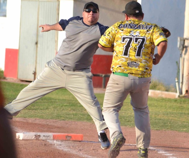¡AÚN CON VIDA! Ganan Patanes en Liga de Jubilados y Veteranos ¡AÚN CON VIDA! Ganan Patanes en Liga de Jubilados y Veteranos