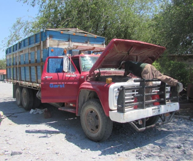 Desempolvan camiones para traslado de cosechas Desempolvan camiones para traslado de cosechas