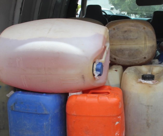 Desmantelan un puesto de venta de huachicol Desmantelan un puesto de venta de huachicol