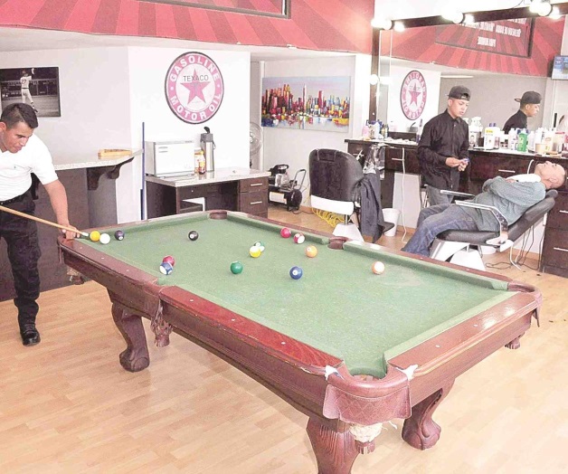 ¡Hazle la barba! ¡Hazle la barba!