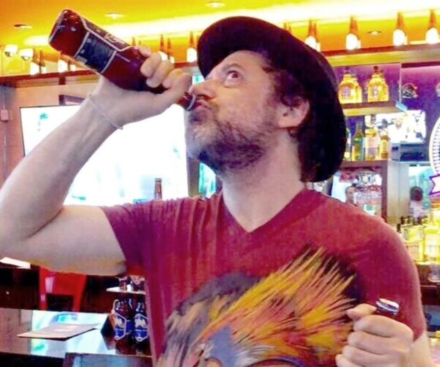 Presenta su ‘cheve’ Presenta su ‘cheve’