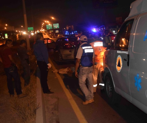 Cruza libramiento y muere atropellado Cruza libramiento y muere atropellado