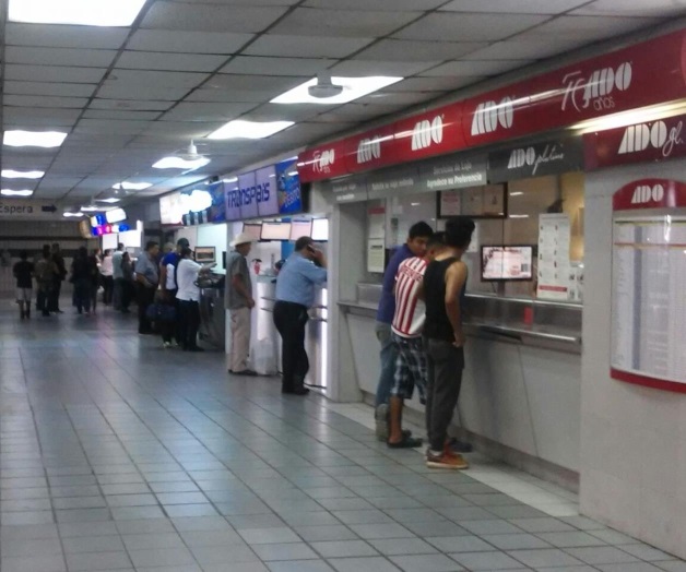 Continúa normal flujo de pasajeros Continúa normal flujo de pasajeros