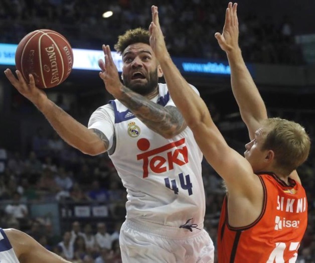 Valencia empata al Madrid y Ayón Valencia empata al Madrid y Ayón