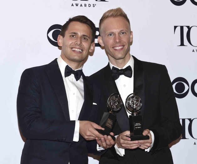 Triunfa en los Tony Triunfa en los Tony