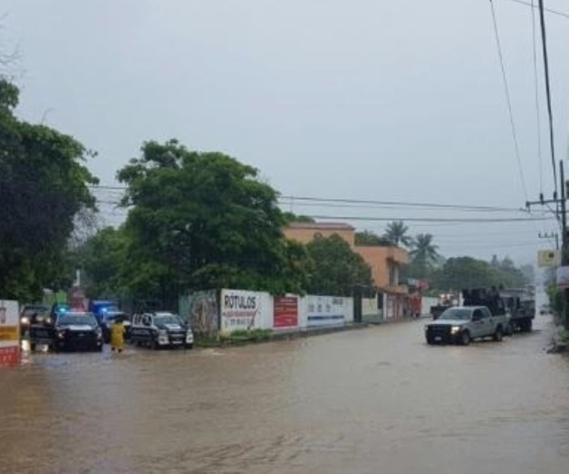 Tormenta tropical Calvin toca tierra en Oaxaca