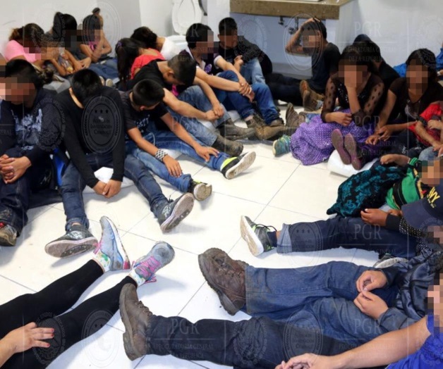 Hacinan en camión a 112 extranjeros Hacinan en camión a 112 extranjeros