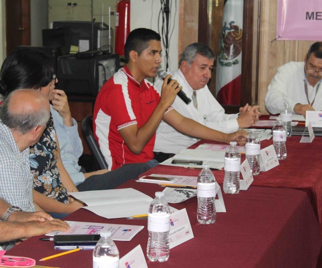 Alumnos de la UT de Derechoasisten a instalaciones del INE
