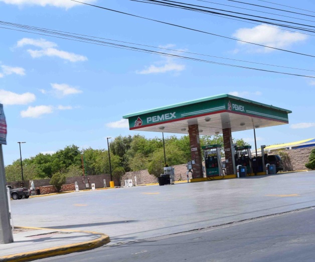 Delincuentes armadosatracan otra gasolinera. Se llevan dinero de las ventas Delincuentes armadosatracan otra gasolinera. Se llevan dinero de las ventas