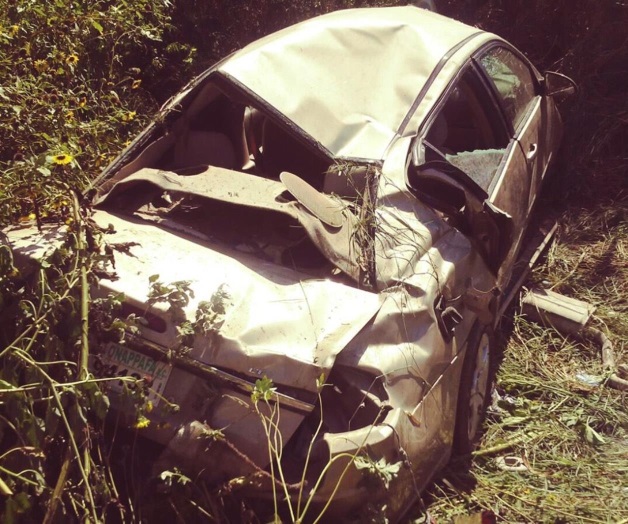 Salen ilesos de milagro de una volcadura Salen ilesos de milagro de una volcadura