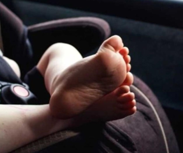 Abandona a bebita adentro de unidad Abandona a bebita adentro de unidad