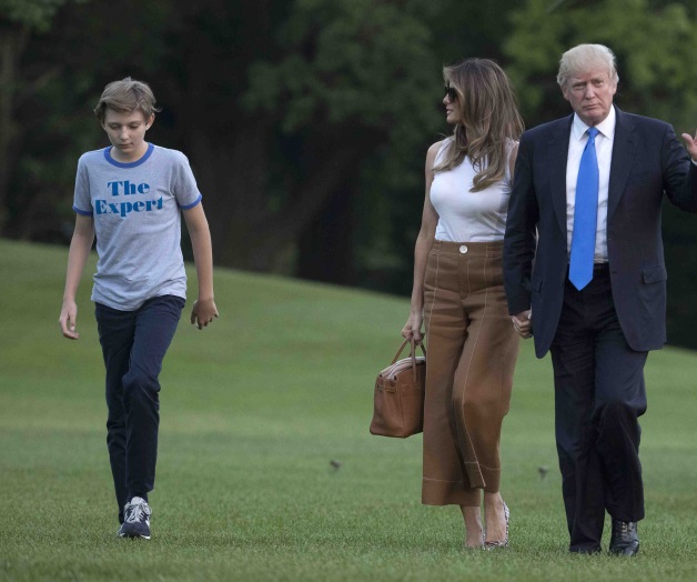 Melania Trump y su hijo Barron llegan para quedarse en la Casa Blanca Melania Trump y su hijo Barron llegan para quedarse en la Casa Blanca