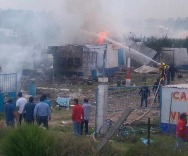 Reportan explosión en mercado de Edomex Reportan explosión en mercado de Edomex