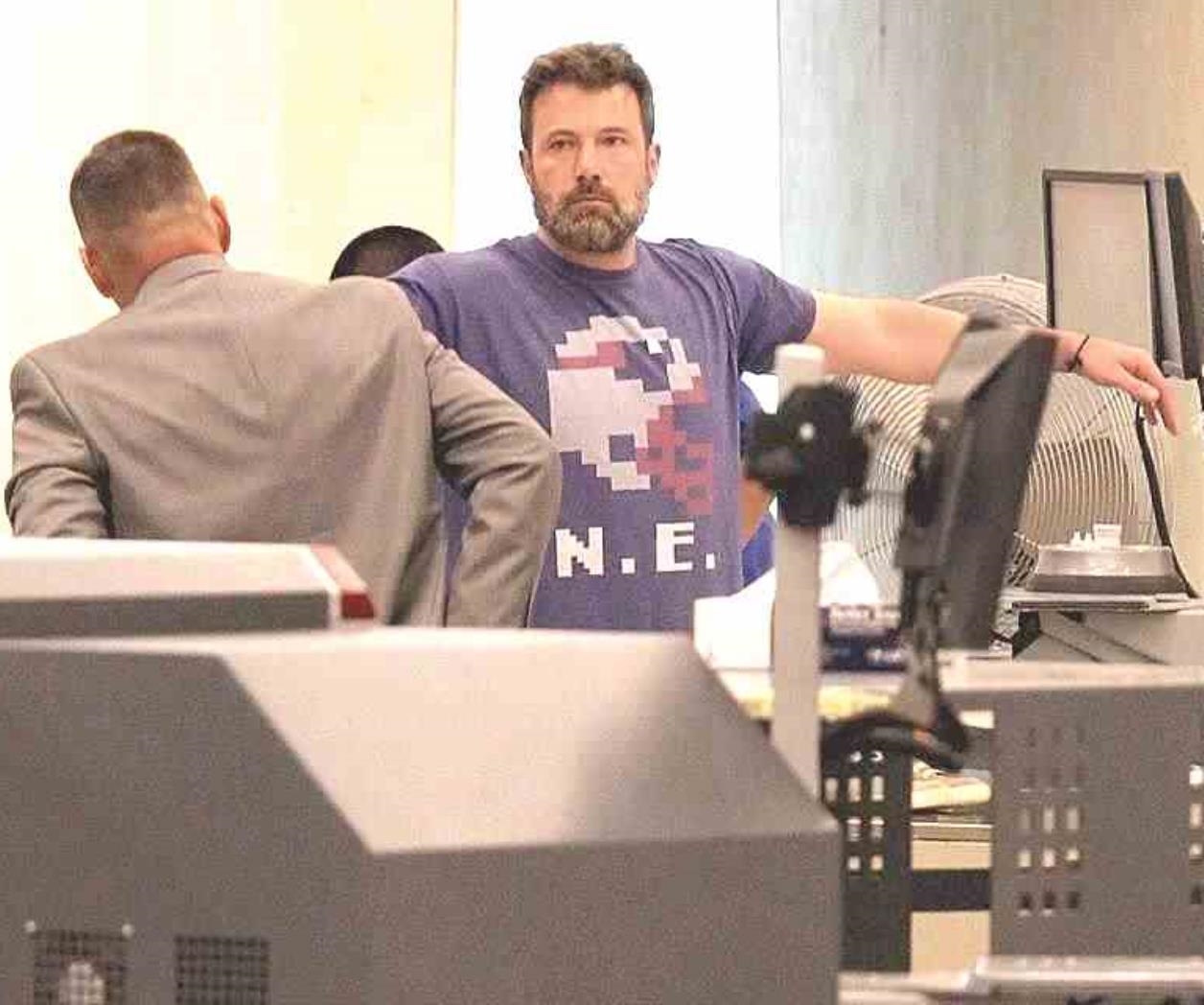 Ben Affleck recibe ‘bati-escaneada’ Ben Affleck recibe ‘bati-escaneada’