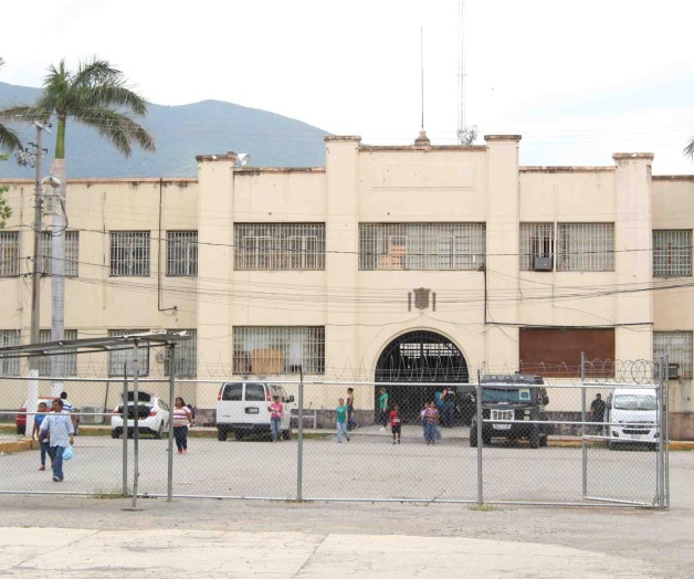 Frustran fuga de reo del penal de Victoria