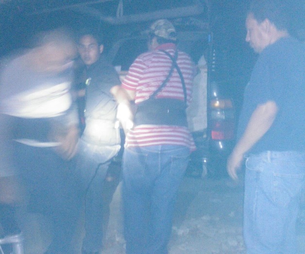 Sepultan a Emilio entre la oscuridad de la noche Sepultan a Emilio entre la oscuridad de la noche