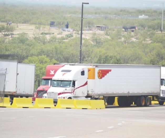 Analizan problema por tráfico de tráileres