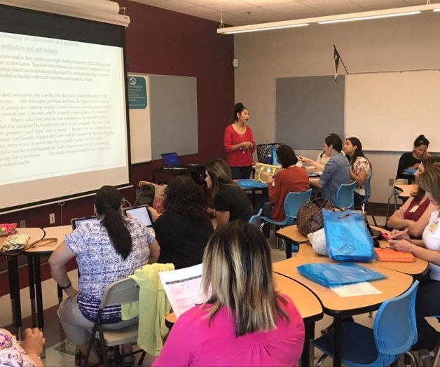 Sostienen docentesprimera conferencia. Presentes en reunión con personal del distrito