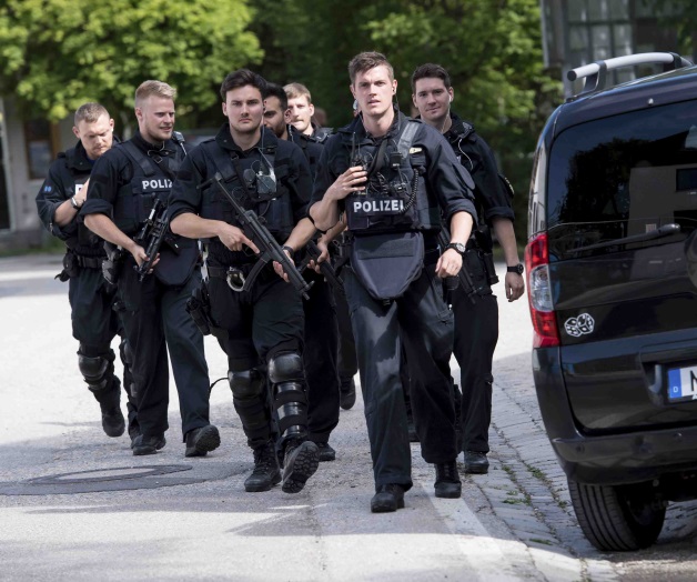 Se arma balacera en un metro de Alemania. Varios heridos Se arma balacera en un metro de Alemania. Varios heridos