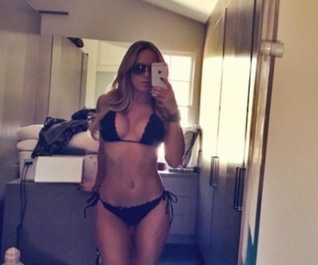 Demandan a quiropráctico por muerte de modelo de Playboy