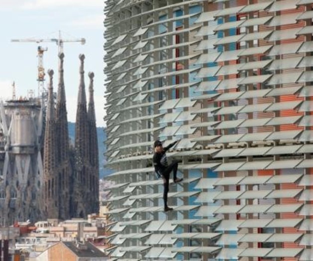 Escala edificio de 29 pisos en 20 minutos
