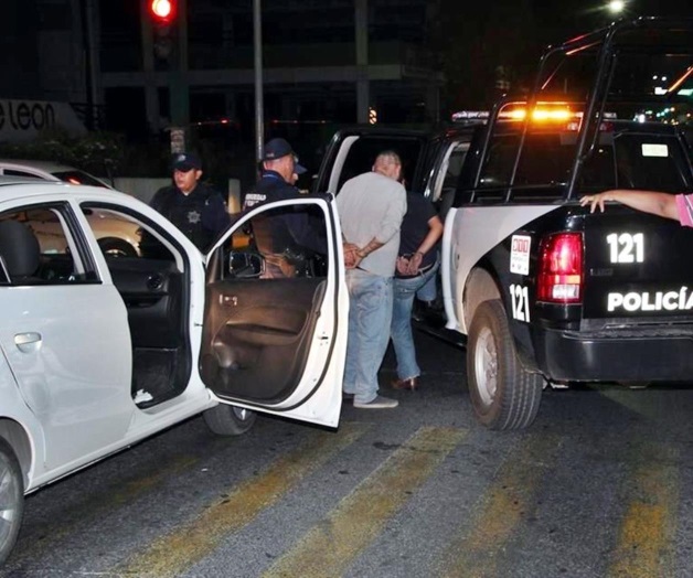 Arrestan a 3 sicarios en persecución en NL Arrestan a 3 sicarios en persecución en NL