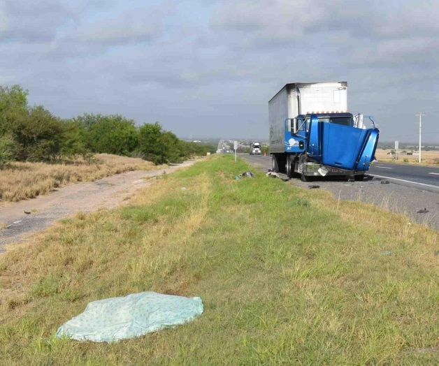 Muerte llega a trailerode una manera trágica. Iba a Matamoros con su familia Muerte llega a trailerode una manera trágica. Iba a Matamoros con su familia