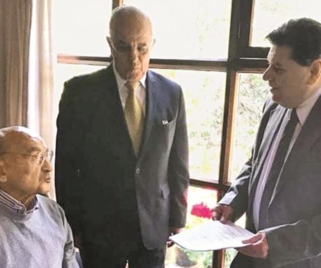 Reaparece Luis Echeverría en la firma de un convenio Reaparece Luis Echeverría en la firma de un convenio