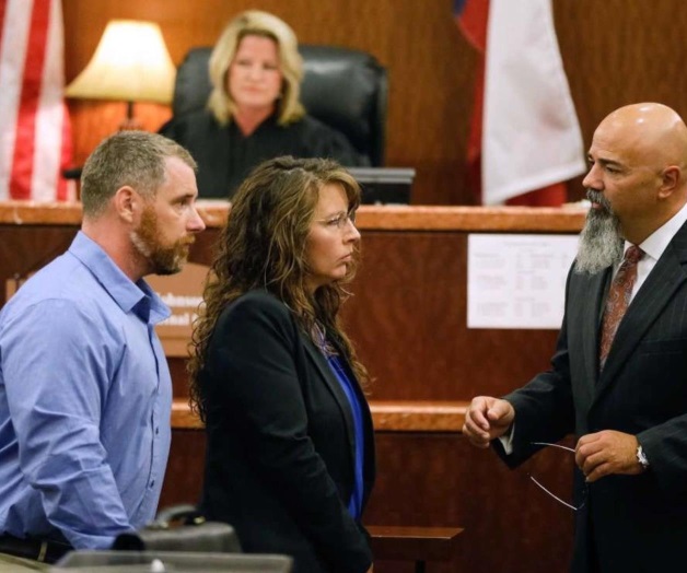 Protestan contra la pareja acusada de matar a hispano