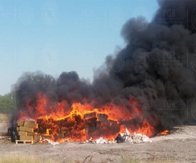 Reúnen más de 3 toneladas de droga y la incineran en Reynosa Reúnen más de 3 toneladas de droga y la incineran en Reynosa