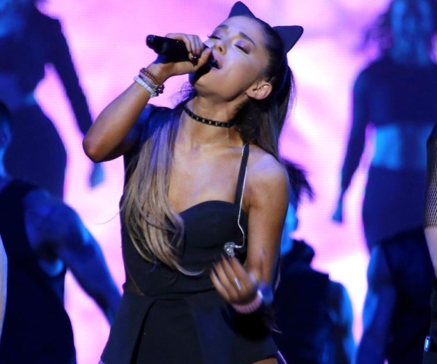 Quiere honrar su contribución Quiere honrar su contribución