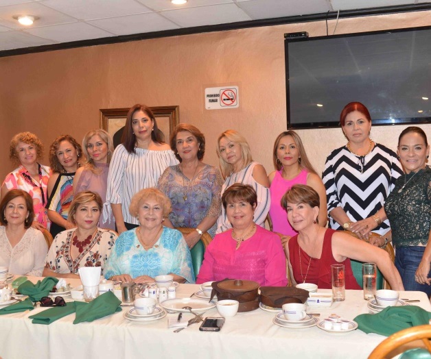 Celebra tempranito con amigas Celebra tempranito con amigas