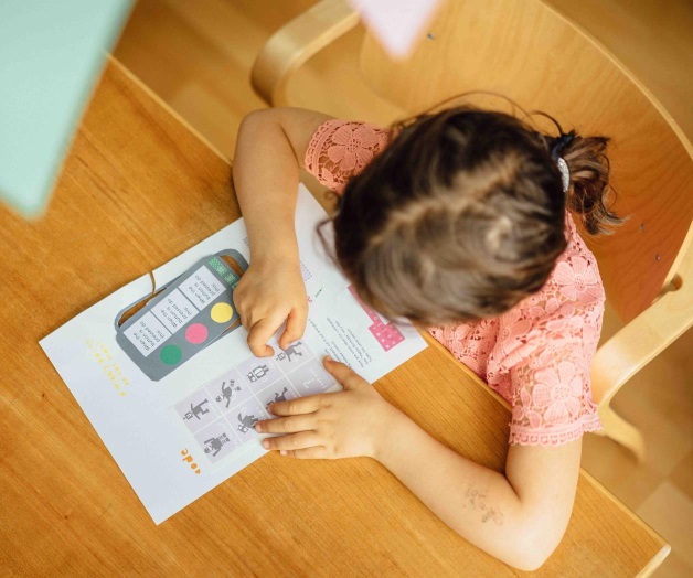 En verano también se estudia. Español, Matemáticas o Inglés En verano también se estudia. Español, Matemáticas o Inglés