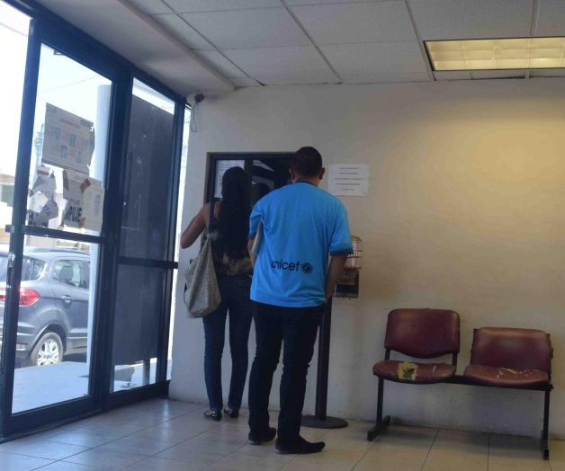 Asaltantes le quitancostoso teléfono móvil Asaltantes le quitancostoso teléfono móvil