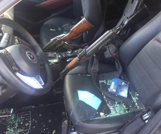 Detiene la PE a dos en poder dearmas, cartuchos y ‘ponchallantas’ Detiene la PE a dos en poder dearmas, cartuchos y ‘ponchallantas’