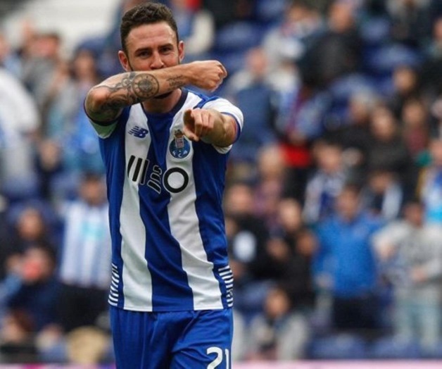 Futuro de Miguel Layún con Porto sigue en el aire