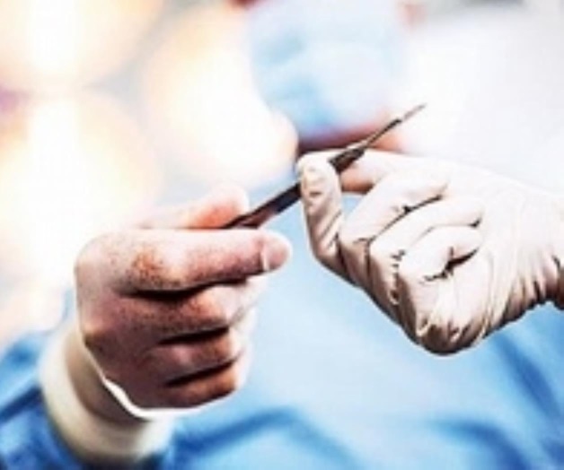 Extirparon testículo equivocado a un hombre, recibirá indemnización Extirparon testículo equivocado a un hombre, recibirá indemnización