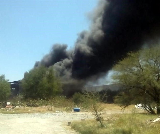 Se incendia bodega en Apodaca Se incendia bodega en Apodaca