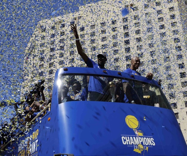 ¡FESTEJO DE LOCURA!